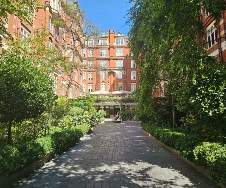 St ermins hotel exterior